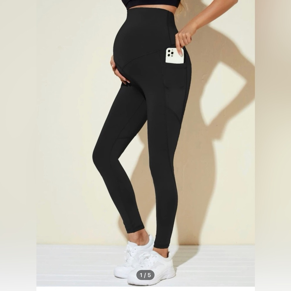 Maternity Phone Pocket Top-stitching Wideband Waist Black Leggings.